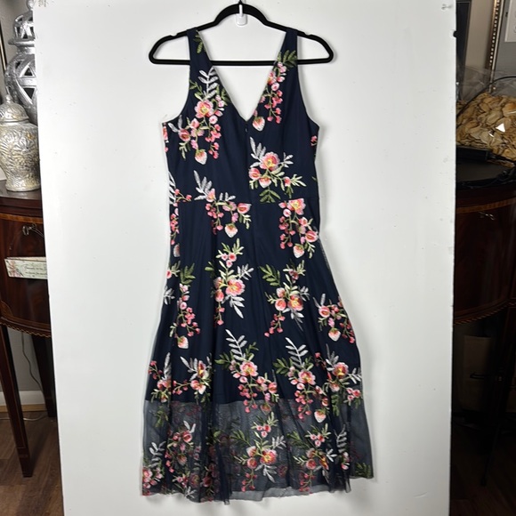 Vince Camuto Navy Floral Midi Dress V neck lined sz 10 NWOT - Picture 9 of 12